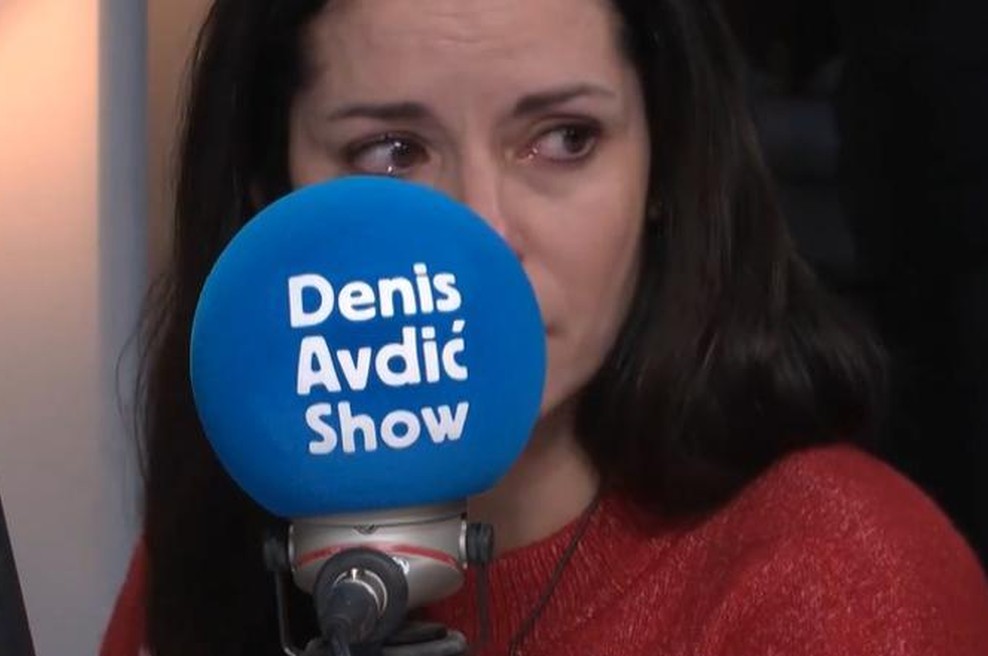 Kaj takšnega! Nikoli ne uganeš, na kakšen način je Jano Morelj zapustil nekdanji fant (VIDEO) (foto: Facebook/Radio 1)