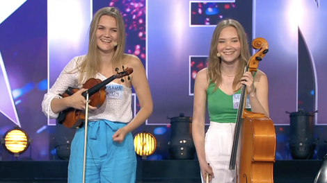 Talenti: Ajda in Iza prihajata iz zelo znane slovenske družine - si ju prepoznala? (VIDEO)