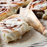 Cimetove rolce: našle smo recept, po katerem vam bodo zagotovo vedno uspele (in iz le 7 sestavin)