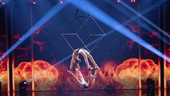 To moraš nujno videti! Našle smo še en ekstra nastop finalistk Ajde in Veronike - Cirkus Star (VIDEO)