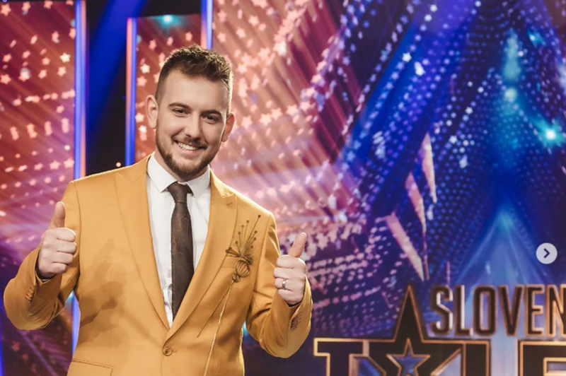 Pevec Domen Kljun je s svojim pevskim nastopom na oddaji Slovenija ima talent začaral občinstvo. (foto: Screenshot/Instagram)