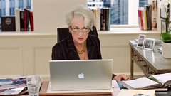 meryl-streep-za-mizo-hudicevka-v-pradi-ocala