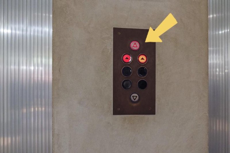 Serviserji končno razkrili, kako si pravilno priklicati dvigalo (sicer ga čakaš veliko dlje) (foto: Profimedia)