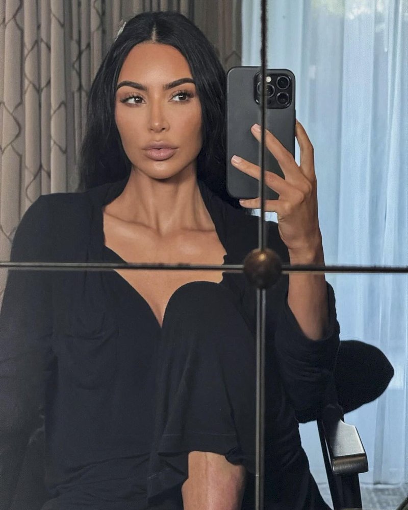 Kim Kardashian moda ogledalo telefon iphone