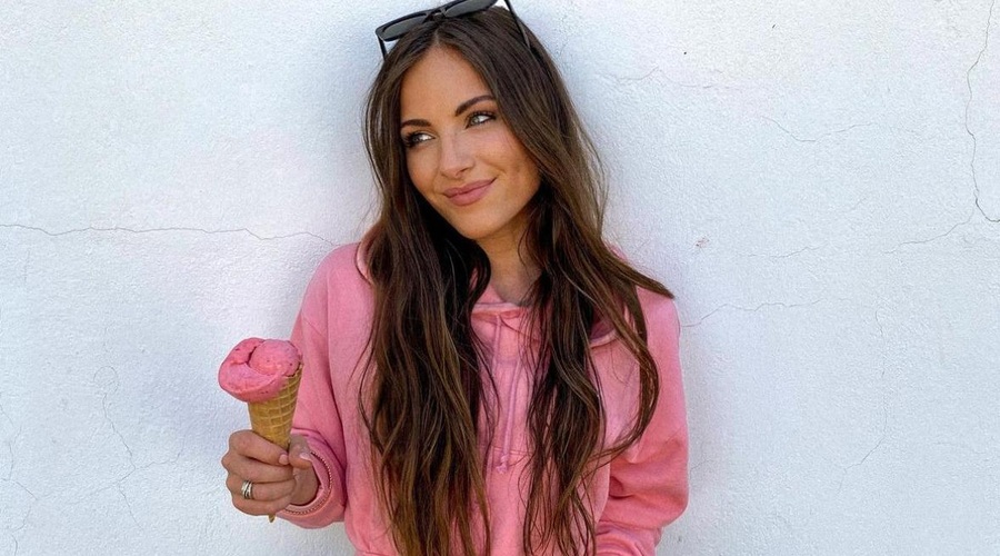 Kaj se zgodi s tvojim telesom, če si privoščiš kepico sladoleda? (foto: Instagram @sveniasenia (Posnetek zaslona))