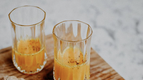 Recept za ‘ginger shot’, ki bo okrepil tvoj imunski sistem in takoj se boš počutila boljše
