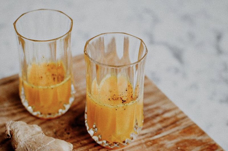 Recept za ‘ginger shot’, ki bo okrepil tvoj imunski sistem in takoj se boš počutila boljše (foto: Instagram @terrahealthessentials)