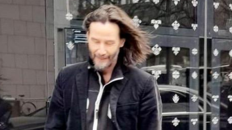 Keanu Reeves po odhodu iz Slovenije šokiral oboževalce: vsi so se obračali za njim