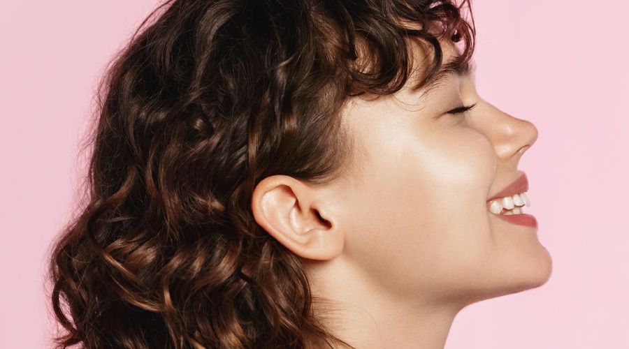 Cosmopolitan Beauty Awards 2024: Začenja se glasovanje za najboljše izdelke preteklega leta (Oddaj svoj glas!👇)