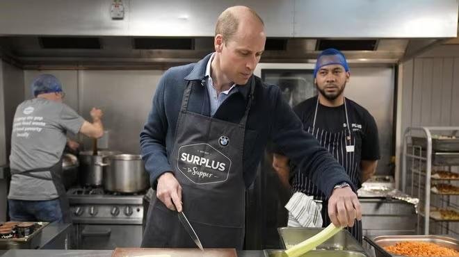 Princ William v kuhinji s predpasnikom? Ko boš videla, za kaj točno gre, boš presenečena (FOTO)