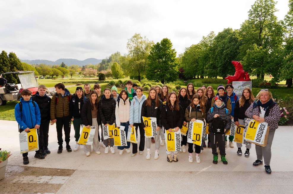 Answear Slovenija s trajnostno zgodbo Wear & Share:  Skupaj s slovenskimi osnovnimi šolami zbrali skoraj 17 ton rabljenih oblačil (foto: promocijska fotografija)