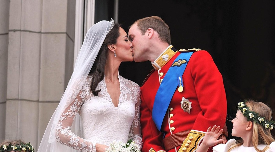 Še nikoli videna poročna fotografija Williama in Kate razkriva nenavadno podrobnost njune poroke (FOTO) (foto: Profimedia)