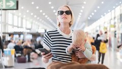 mati otrok potovanje letališče