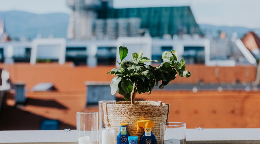 Brezskrbno uživaj v poletnih sončnih žarkih z novimi izdelki NIVEA SUN (tvoja koža jih bo oboževala) (foto: Samir Cerić Kovačević)