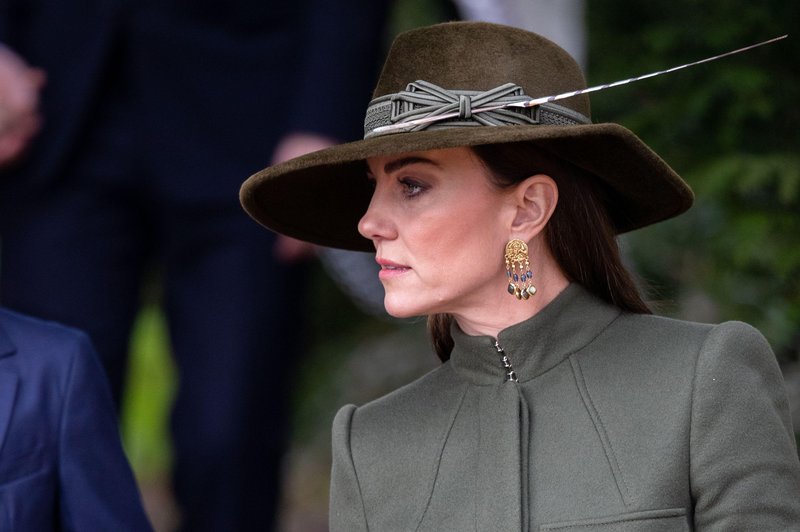 Joj joj, s kraljevega dvora glede stanja Kate Middleton prihajajo zaskrbljujoče novice