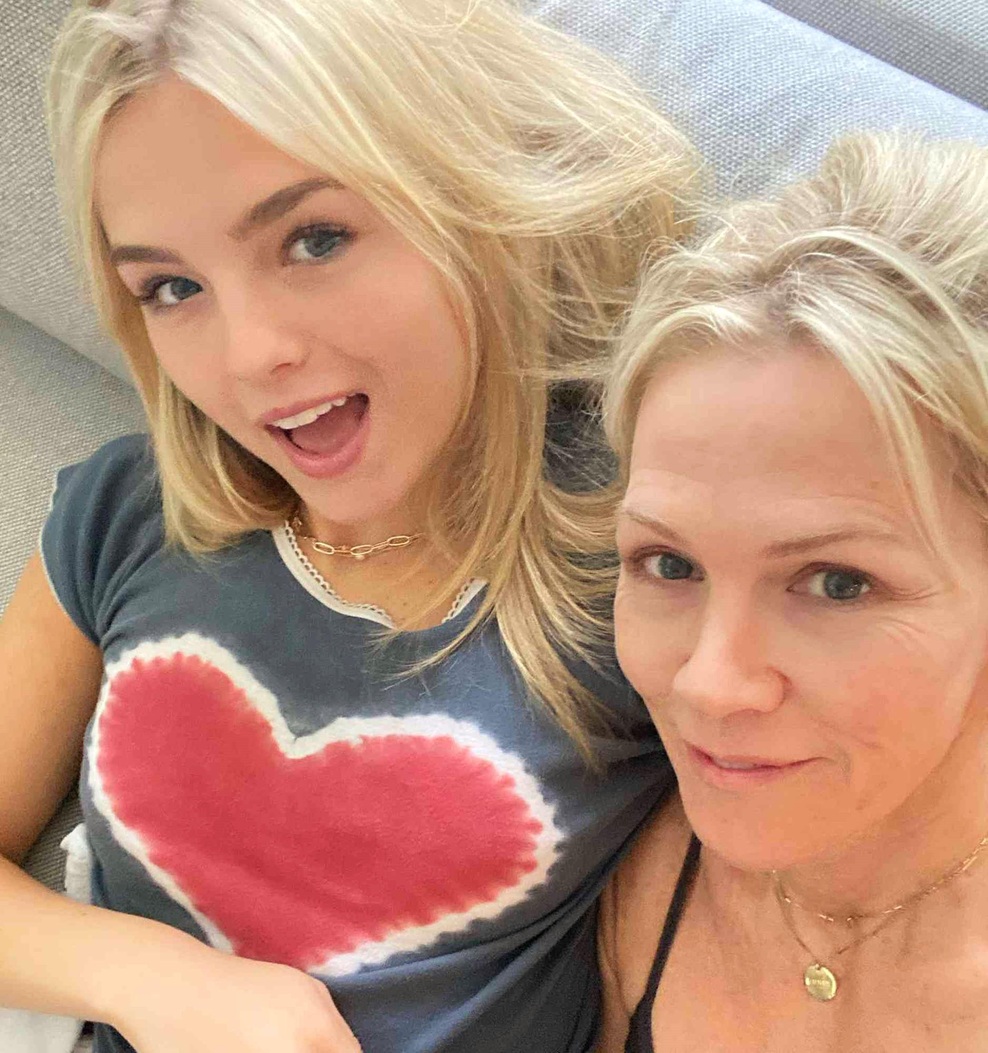 "Odločno sem zavrnila, da bi odplačala dolgove svojih staršev, saj nisem njihova banka, zdaj pa so ..." (iskrena izpoved) (foto: Profimedia)