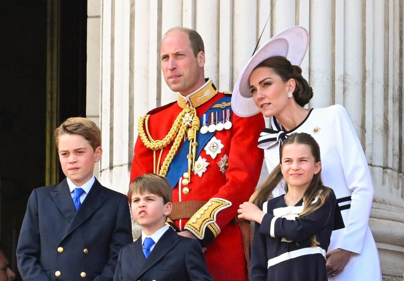 kraljeva družina kate middleton william george charlotte louis