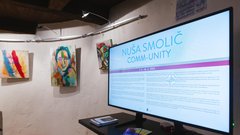 Akademska slikarka Nuša Smolič z razstavo Comm-Unity postavlja gledalca v vlogo igralca