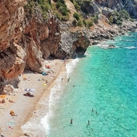 Skriti biser pri južnih sosedih: odročna plaža, ki se je uvrstila na seznam najlepših v Evropi