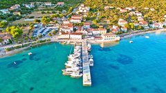 Izvoli seznam 5 najlepših jadranskih plaž (obiščeš jih lahko tudi, če greš na dopust z otroki) 🏖️