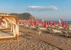 Nosečo ženo odpeljal na all inclusive dopust, tretji dan se je začela nočna mora: "Opozorilo prišlo v kuverti"