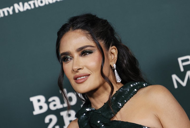 Salma Hayek svoj 58. rojstni dan ponosno praznuje v kopalkah in izklesanem telesu (FOTO) (foto: Profimedia)