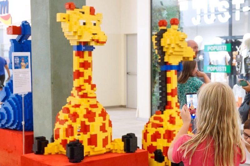 Obiskovalci so si lahko ogledali osupljivo Razstavo velikih LEGO® figur.
