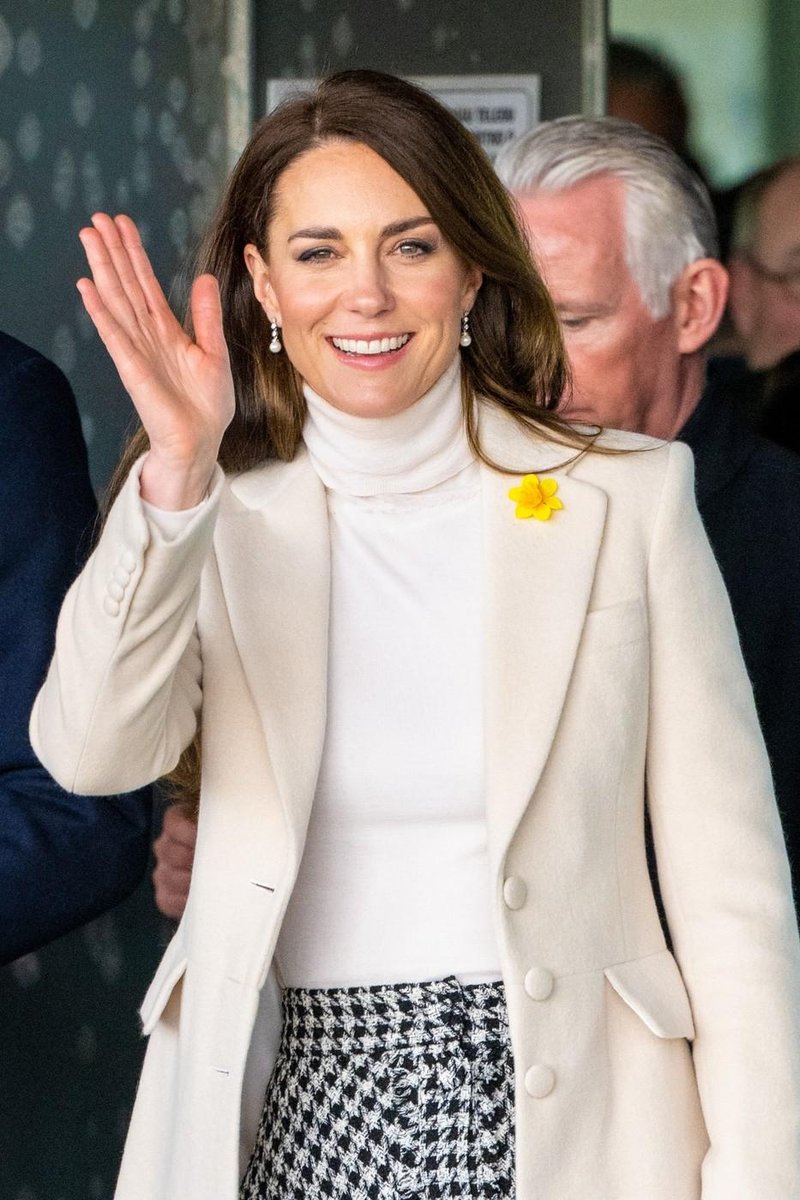 Vsi poročajo, da se je Kate Middleton vrnila na delo, me pa smo raziskale, KAJ točno sploh dela