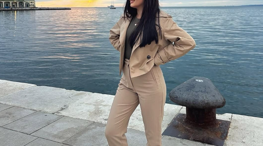 Naša priljubljena vplivnica na dopustu v Parizu doživela skrajno neprijetno stvar in morala oditi na ... (foto: Instagram/Ana Pusovnik)