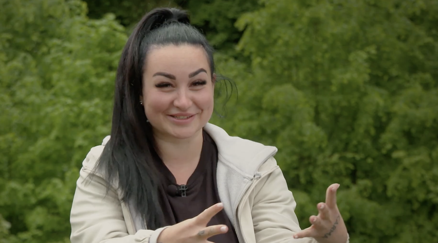 Laura vrnila udarec sotekmovalcem iz Kmetije in razkrila tisto, kar so si mnogi mislili (VIDEO) (foto: POP TV)