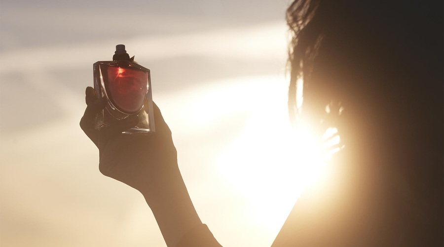 S to dišavo bo vaše življenje vsak dan srečnejše (srečo vam bo pomagala odkrivati v sebi) (foto: Lancôme)