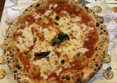 Ko je dobila račun za pico, jo je pograbila jeza: "Do zdaj tega niso zaračunavali, kaj si pa mislijo?!"