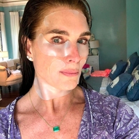 Dermatologinja razkrila: "To so 3 izdelki, ki jih ne bi NIKOLI nanesla na obraz"