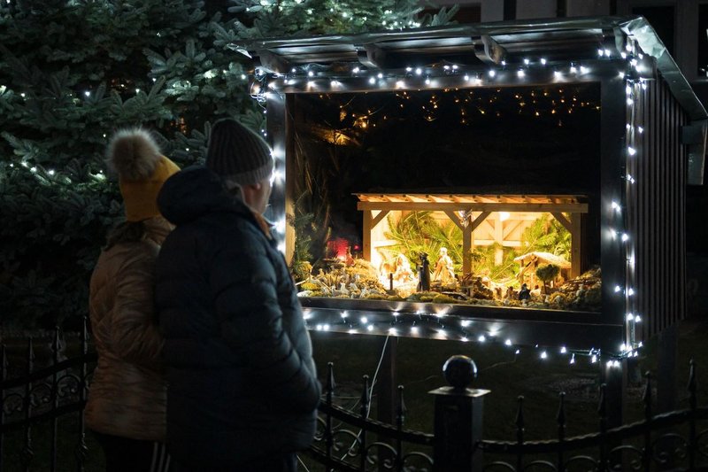 Ne boš verjela, v katerem slovenskem mestu so včeraj PRVI prižgali praznične lučke