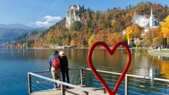 Bled Blejsko jezero turisti Blejski grad