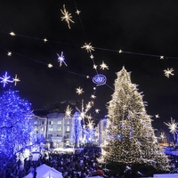Kdaj v Ljubljani in drugih slovenskih krajih prižgejo lučke? Točni datumi in ure za začetek prazničnega časa ✨