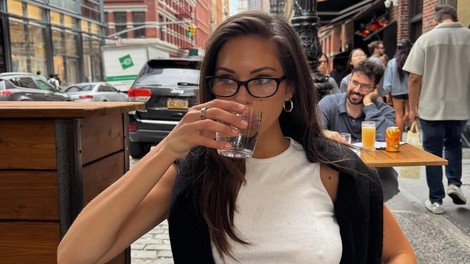 Vsako jutro popijte vodo z malo te začimbe: maščoba se bo topila, presnova bo hitrejša, počutje pa boljše