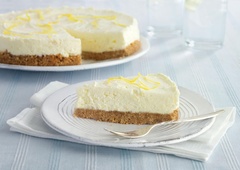 Izvoli RECEPT za okusen limonin cheesecake, ki je popoln za letošnjo zimo