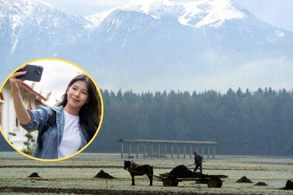 kolzolec turistka fotografija