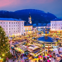 Največji božični sejem v Evropi je pravi hit na TikToku: kuhano vino stane dva evra, to pa še sploh ni vse