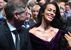 Tina Gaber pokazala, kakšno posebno darilo je prejela ob dnevu žena (FOTO)