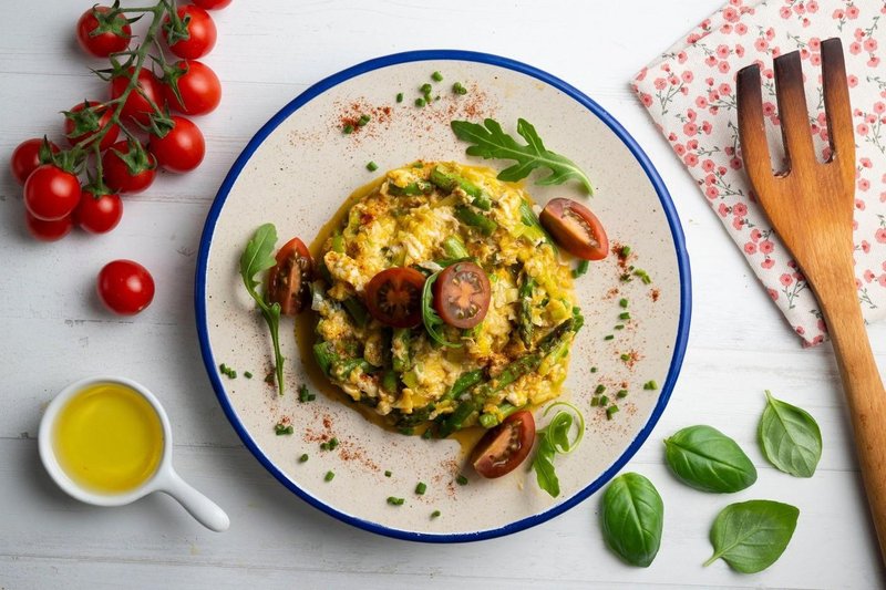 Če se ne želiš odpovedati umešanim jajcem, smo zate poiskale recept za umešan tofu, ki te bo navdušil. (foto: Profimedia)