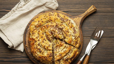 Recept, ki se prenaša iz generacije v generacijo: tako pripravite najboljši domači burek