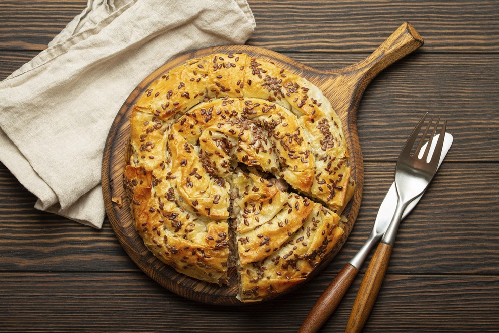 Recept, ki se prenaša iz generacije v generacijo: tako pripravite najboljši domači burek (foto: Profimedia)