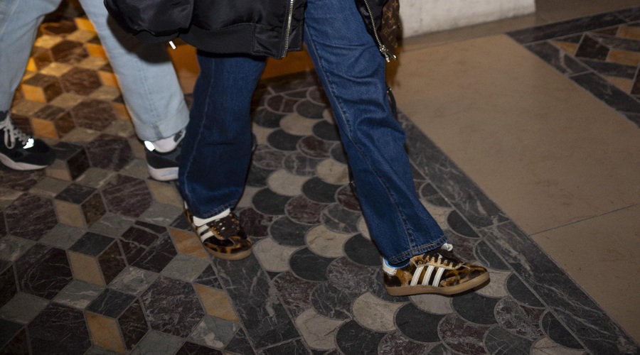 Adidasove superge, ki so navdušile TikTok lansko leto, tudi letos v garderobi vseh modnih navdušenk (foto: Profimedia)