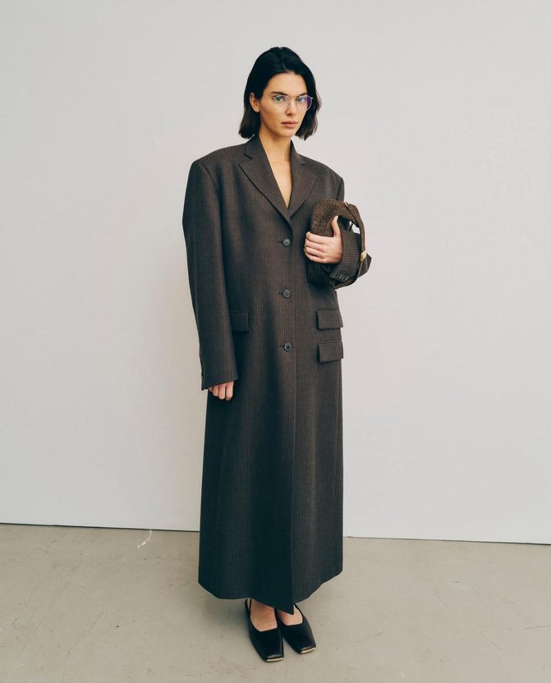 Kendall Jenner pred modno revijo Calvin Klein (foto: Who What Wear - instagram)