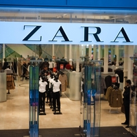 V Zari kupila torbico za manj kot 5 evrov, nato pa doživela totalni šok: v njej je bilo nekaj, kar je bilo dolgo skrito