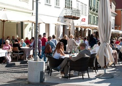 Možakarja so razjezile cene v lokalih: "Pa bodite ovce in naj vas strižejo!" (Takih odzivov ni pričakoval)