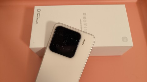 Testiramo Xiaomi 15: Zmogljiv, kompakten in izjemno priročen