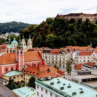 Kulinarični kiks v Ljubljani: britanski vplivnež razjezil domačine s svojimi izbirami